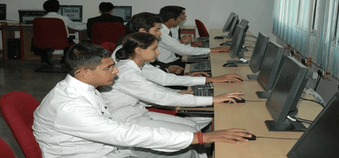 University School of Hotel Management & Catering Technology, Rayat Bahra University Mohali Computer Lab photo 1